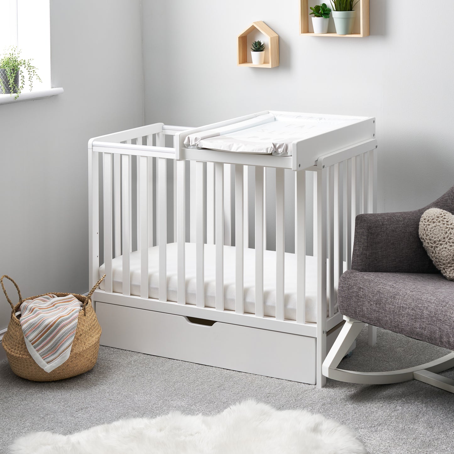 Obaby Bantam Space Saver Cot, Under Drawer, Cot Top Changer & Fibre Mattress - White