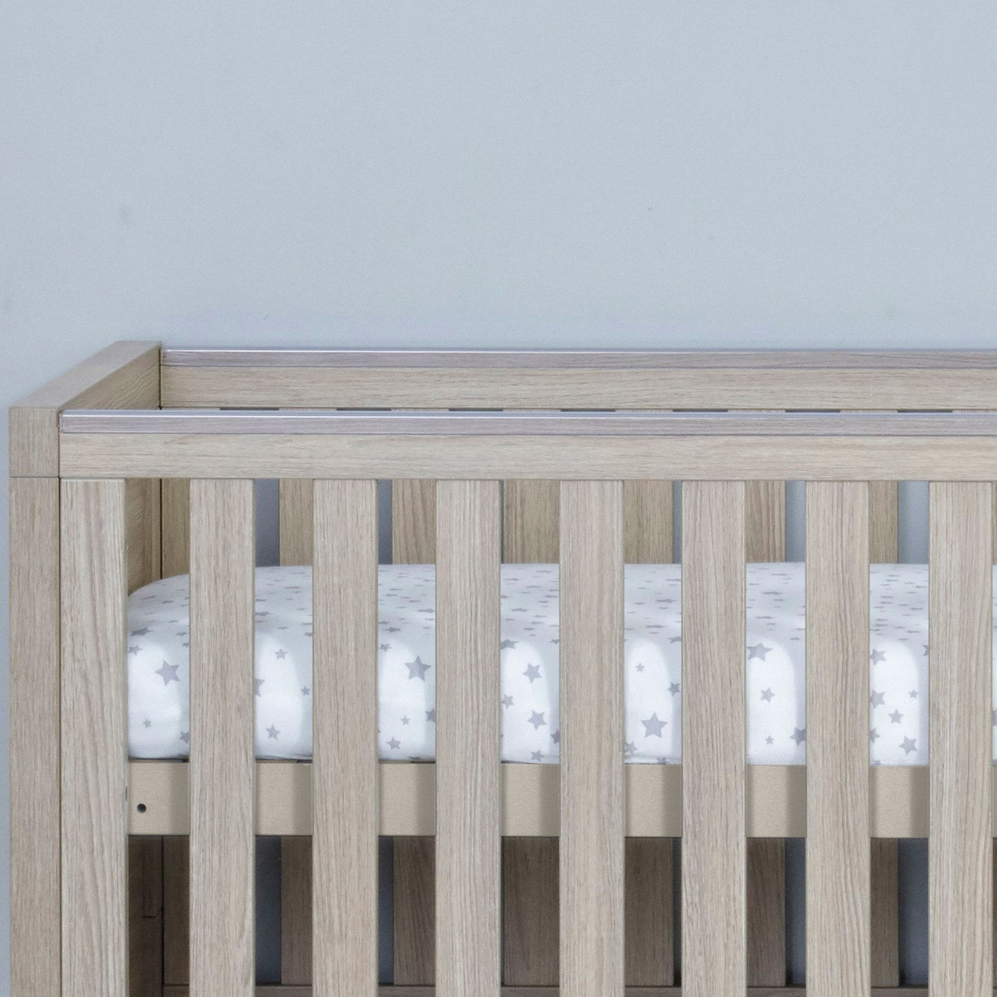 Babymore Luno Cot Bed with Drawer - Oak