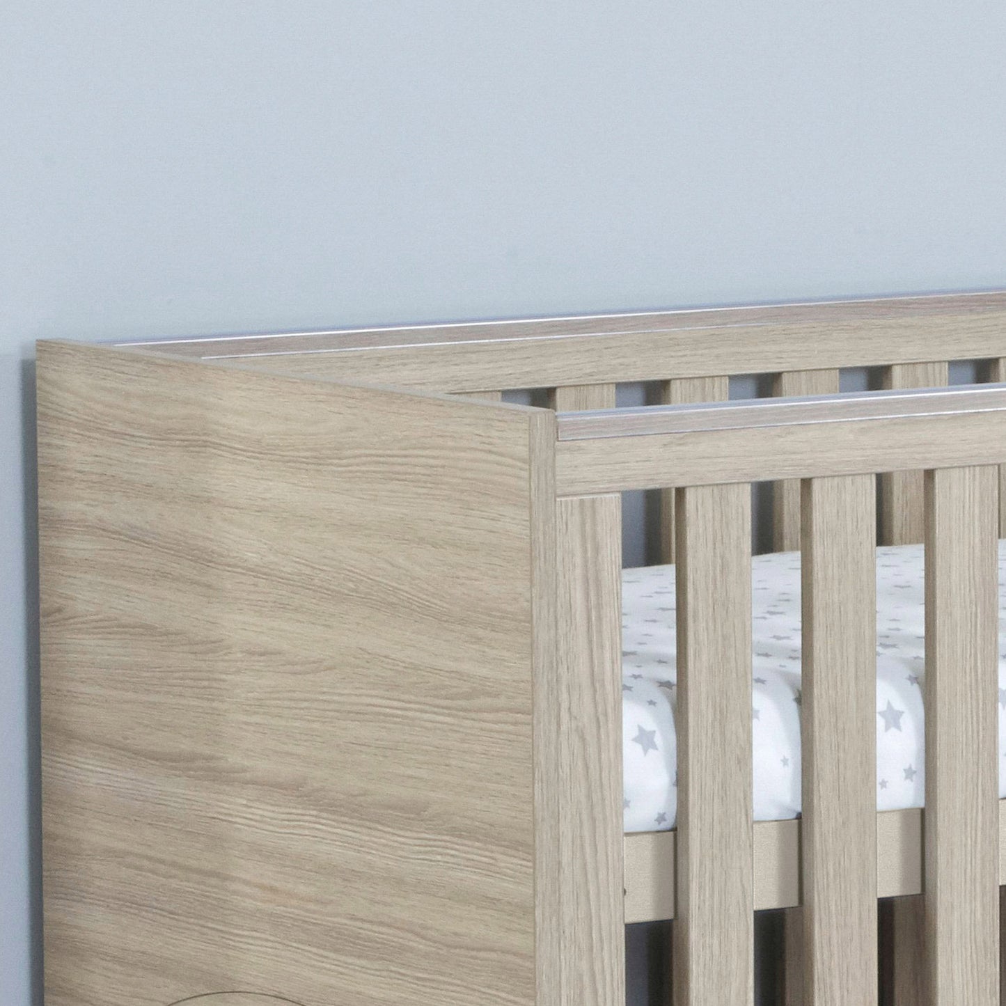 Babymore Veni Cot Bed - Oak